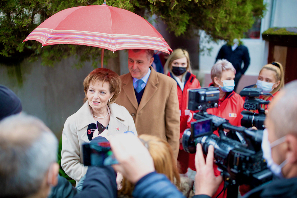 Această imagine are atributul alt gol; numele fișierului este Her-Majesty-Margareta-of-Romania-HRH-Prince-Radu-Arad-Romania-15-April-2021-@Romanian-Royal-Household-1.jpeg